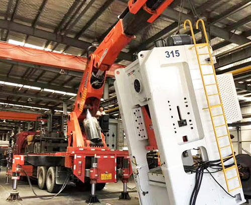 南靖县提升工作效率，选择优质折臂吊租赁服务